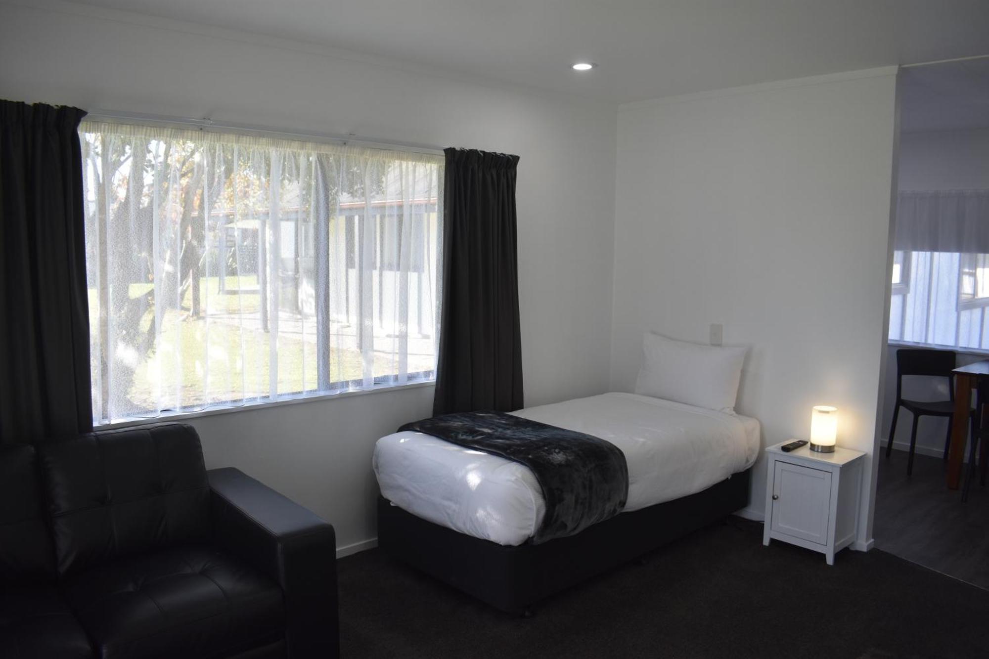 Magnolia Court Motel オポティキ エクステリア 写真